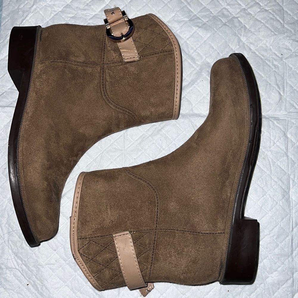 ULAN Riny Steps faux suede ankle boots round toe Sz 4‎